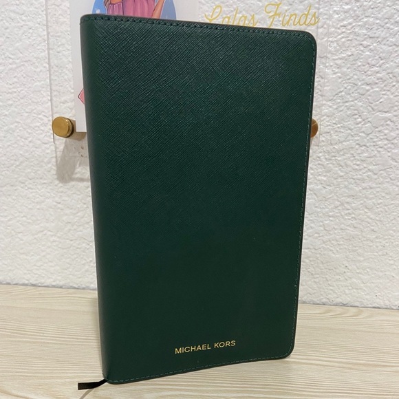 Michael Kors Green Notebook - Picture 1 of 6